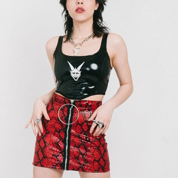 Poison Bite Skirt - Picture 1 of 2